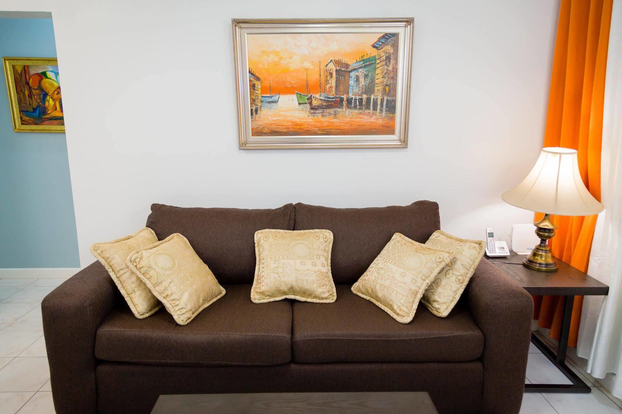 Centrally Located Guest Apartments Kingston Dış mekan fotoğraf