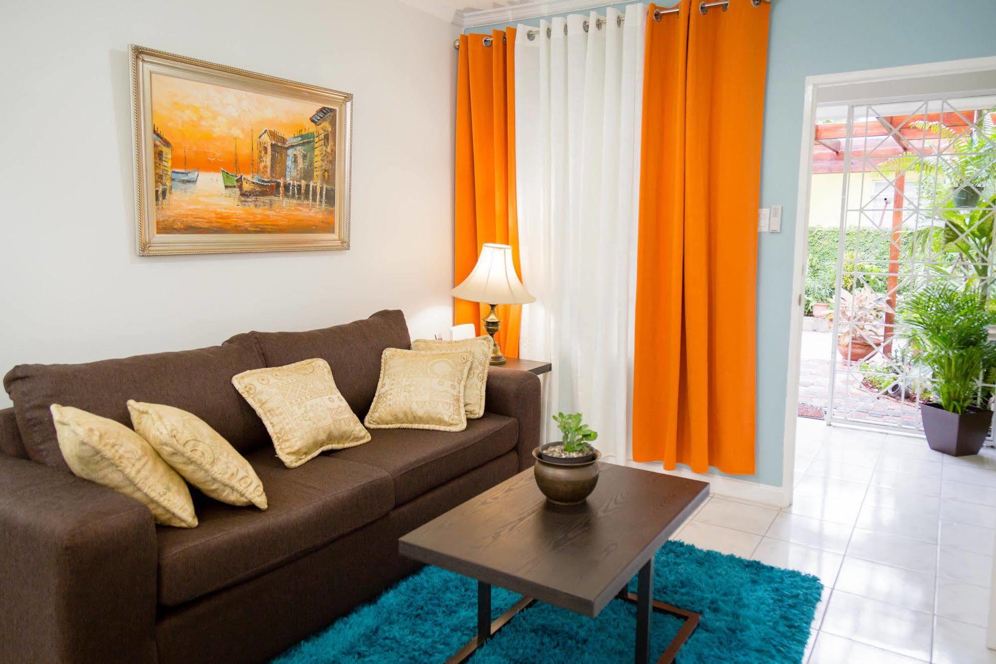 Centrally Located Guest Apartments Kingston Dış mekan fotoğraf