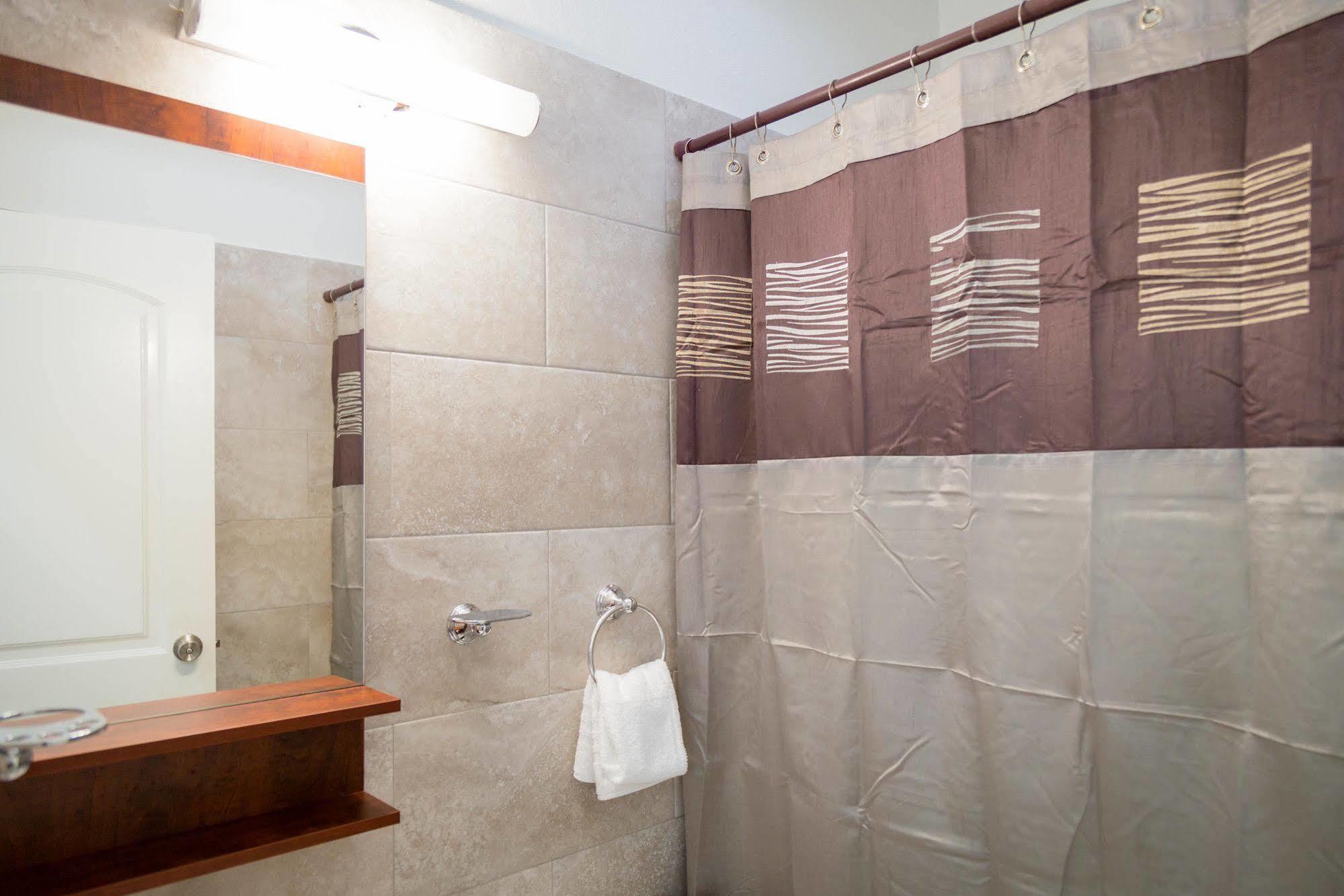 Centrally Located Guest Apartments Kingston Dış mekan fotoğraf