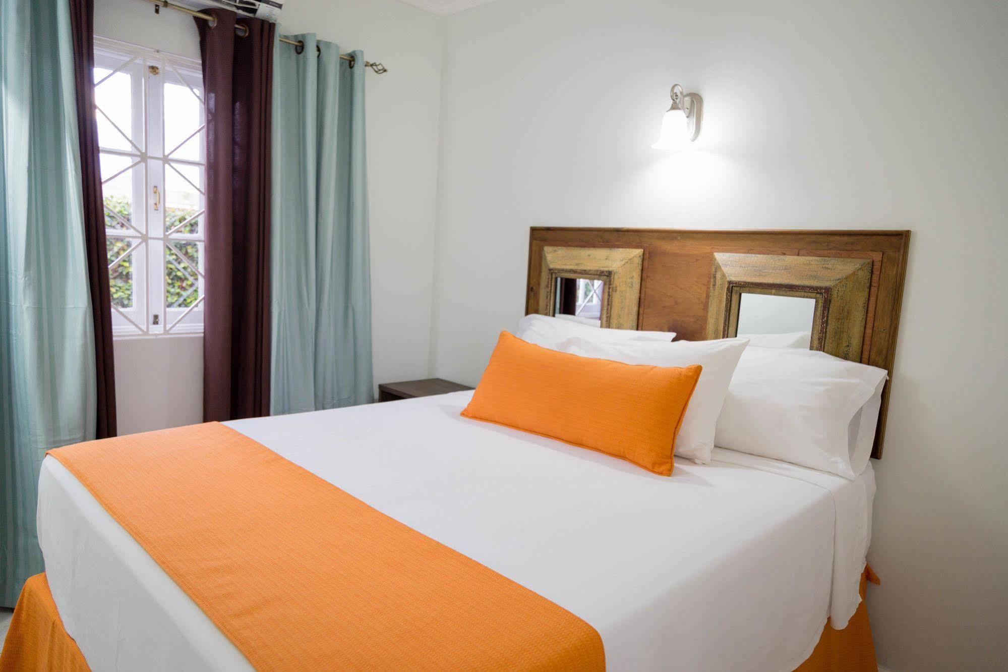 Centrally Located Guest Apartments Kingston Dış mekan fotoğraf
