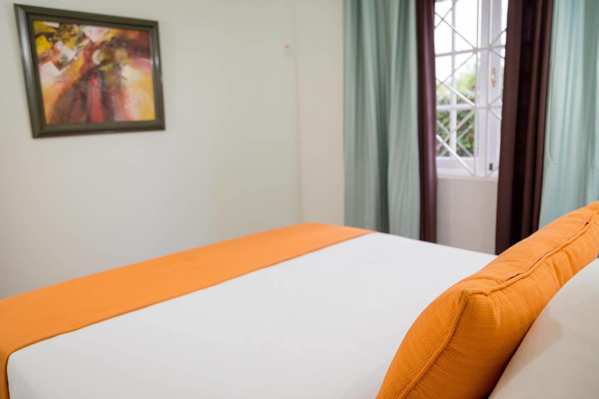 Centrally Located Guest Apartments Kingston Dış mekan fotoğraf