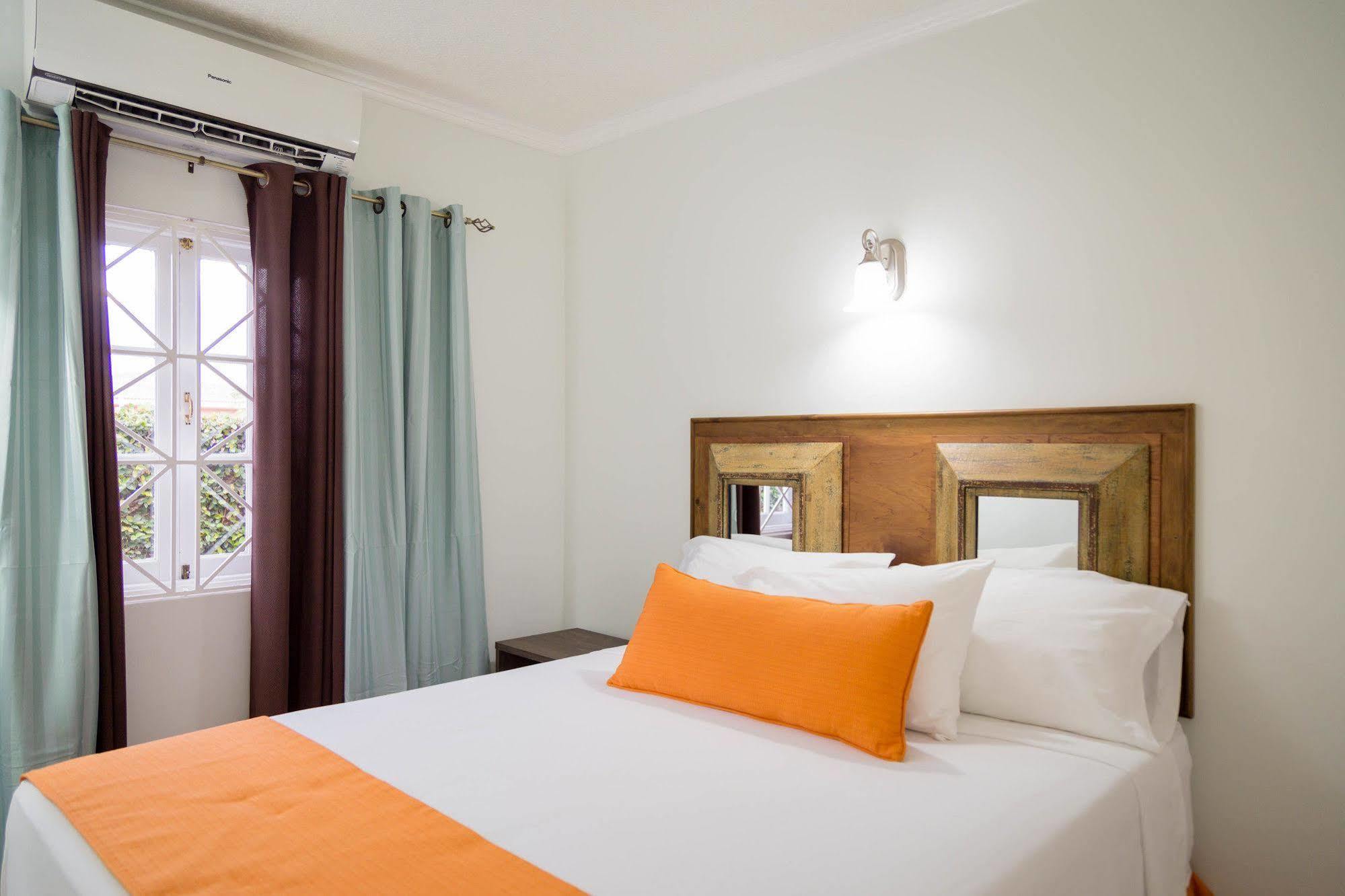 Centrally Located Guest Apartments Kingston Dış mekan fotoğraf